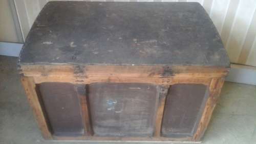 SPECTACULARLY TERRIFIC VINTAGE TRAVELER'S SEA CHEST. OVER 100 YEARS OLD. ABSOLUTELY AWESOME!