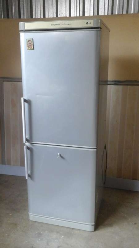 ABSOLUTELY TERRIFIC LG EXPRESS COOL GR-329BL FRIDGE, FREEZER COMBO. FANTASTIC & USEFUL!