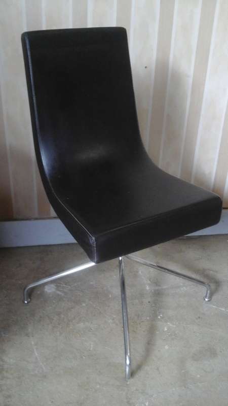 AWESOME STEEL AND PLEATHER OCCASIONAL CHAIR. REALLY FANTASTIC PIECE!