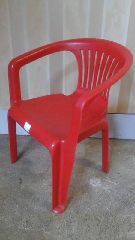 FANTASTIC KIDDIES PLASTIC ARM CHAIR. TERRIFIC AND USEFUL PIECE!