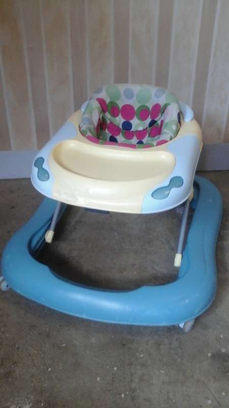 Walkers Walking Rings ADORABLE AND HANDY CHICCO WALKING RING. GIVES LITTLE ONE SOME FREEDOM YOU PEACE. TERRIFIC was sold for 131.00 on 21 Feb at 15 46 by lots for