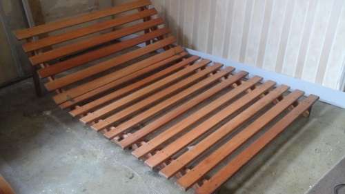 FANTASTIC WOODEN FUTON BASE. AWESOME PIECE!