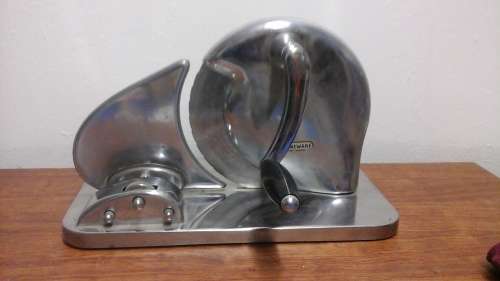 TERRIFIC VINTAGE MANUAL PINEWARE BREAD SLICER. AWESOME & FUNCTIONAL!
