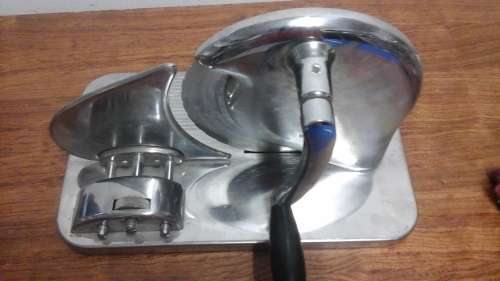 TERRIFIC VINTAGE MANUAL PINEWARE BREAD SLICER. AWESOME & FUNCTIONAL!