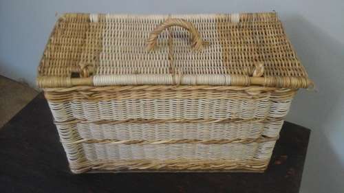 AMAZING VINTAGE WOOD AND RATTAN PICNIC BASKET. SIMPLY INCREDIBLE PIECE!