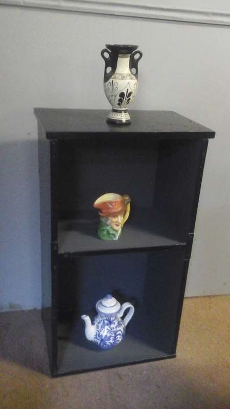 TERRIFIC CHALK PAINTED WOODEN SHELF. ABSOLUTELY STUNNING PIECE!