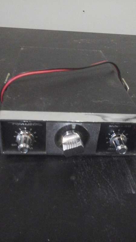 A VINTAGE REALISTIC MINI - 40 CITIZEN BAND RADIO. CUSTOM MANUFACTURED IN KOREA.