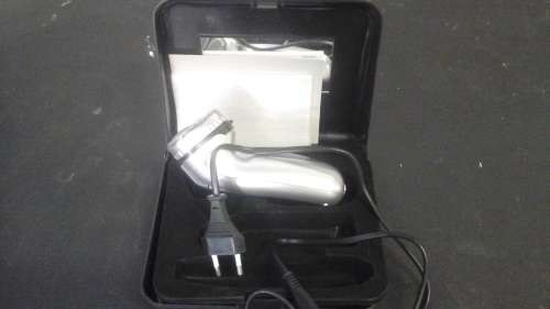 AWESOME MEN'S COLLECTION RECHARGEABLE SHAVER. FANTASTIC PIECE!