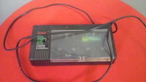 FANTASTIC VANSON UNIVERSAL NI-CD & NI-MH BATTERY CHARGER WITH TESTER & DISCHARGER. MODEL V-629A!