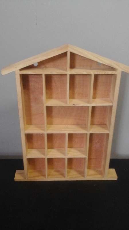 TERRIFIC HOUSE SHAPED PRINTERS TRAY. PERFECT TO HOUSE ANY COLLECTION!