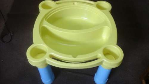 ABSOLUTELY AWESOME KIDDIES SAND PIT. FANTASTIC PIECE THAT WILL KEEP THE LITTLE ONES ENTERTAINED!