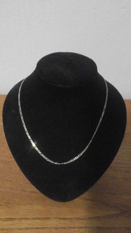 SIMPLY EXQUISITE SILVER CHAIN. MARKED 925. STUNNING PIECE!