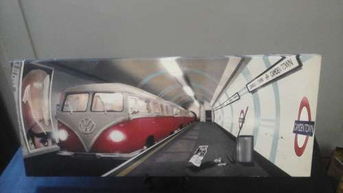 TERRIFIC WALL ART CANVAS OF OF CAMDEN TOWN UNDERGROUND. STUNNING PIECE!