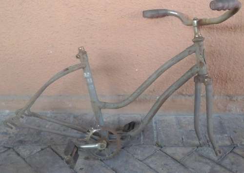 INCREDIBLE VINTAGE BICYCLE FRAME. GREAT GARDEN DECOR OR WOULD BE FANTASTIC WALL ART!