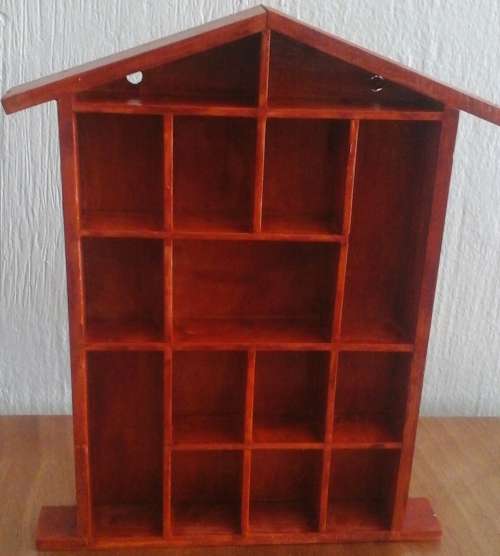 TERRIFIC HOUSE SHAPED BROWN VARNISHED PRINTERS TRAY. PERFECT TO HOUSE ANY COLLECTION!