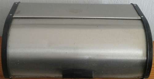FABULOUS VINTAGE STAINLESS STEEL BREAD BIN. FANTASTIC AND FUNCTIONAL PIECE!