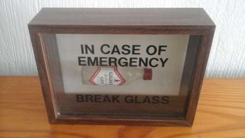 AWESOME AND HUMOROUS BAR ORNAMENT. FANTASTIC PIECE!