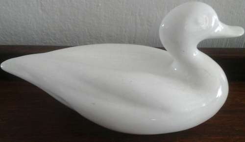 STUNNING CERAMIC?/ PORCELAIN? DUCK ORNAMENT. GORGEOUS DECORATIVE PIECE!