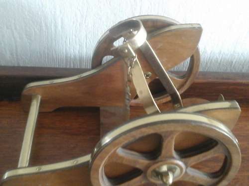 MAGNIFICENT CANON SHAPED BOTTLE HOLDER. DECORATIVE AND FUNCTIONAL PIECE!