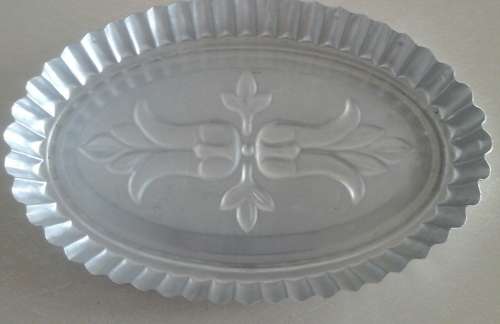TERRIFIC VINTAGE ALUMINIUM MOLD. AWESOME PIECE!