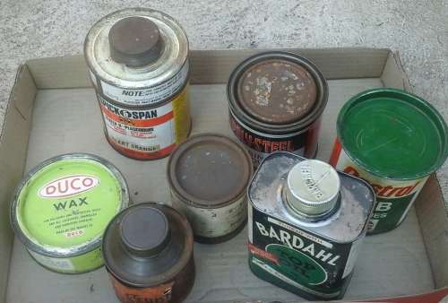 HIGHLY COLLECTIBLE. A COLLECTION OF VINTAGE TINS. PERFECT DECOR. HAVE CONTENTS