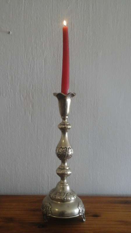 PHENOMENAL VINTAGE BRASS CANDLE HOLDER. EXQUISITE PIECE!