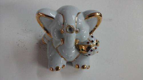Stunning swarovski elephant