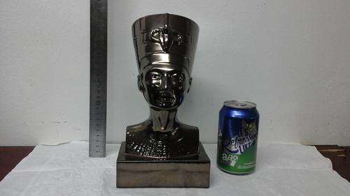 Elegant Queen Nefertiti bust