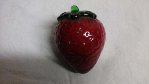 Absolutely delightful edible looking murano strawberry