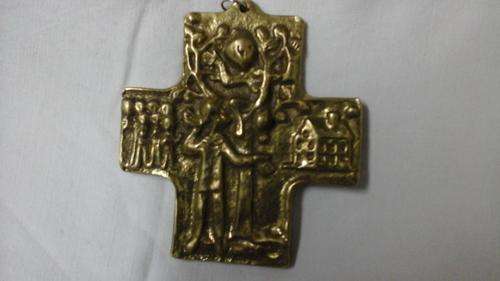 BEAUTIFUL DESCRIPTIVE STUNNING BRASS CROSS.THE FRONT TELLS A STORY IN PICTURES AND THE BACK IN WORDS