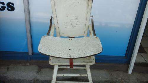 ORIGINAL VINTAGE WOODEN BABIES HIGH CHAIR. LOVELY PIECE OF HISTORY