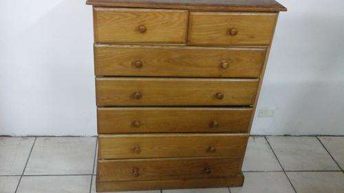 SOLID,  BEAUTIFUL OAK CHEST OF DRAWERS. SO SOLID WILL SEE YOU THROUGH TO THE NEXT GENERATION
