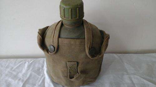 PRACTICAL AND COLLECTABLE 1970'S SANDF WATER BOTTLE IN POUCH