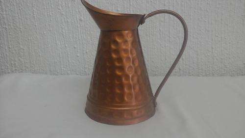 ABSOLUTELY STUNNING VINTAGE HAMMERED COPPER WATER PITCHER. AWESOME!