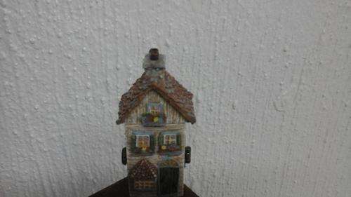 CUTE AND COLLECTIBLE BOYDS BEARS AND FRIENDS LITTLE HOUSE PREMIER EDITION 2E/5290 MADE OF RESIN