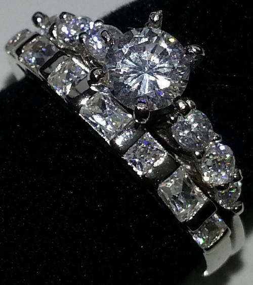 STUNNING SOLID STERLING SILVER SIMULATED DIAMOND LADIES RING