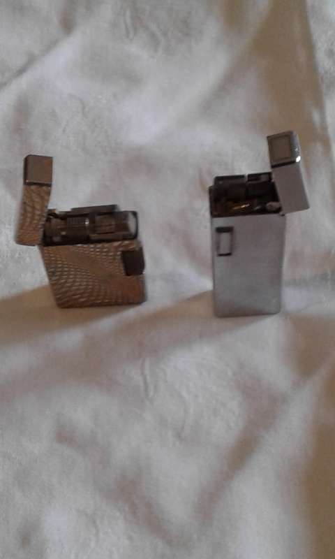 2 vintage lighters
