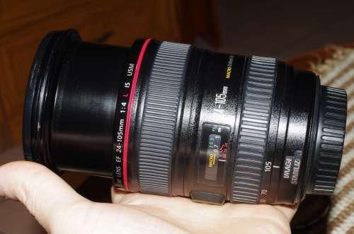 Canon 24-105 L IS lens, excellent condition.Photos show exact item on sale.