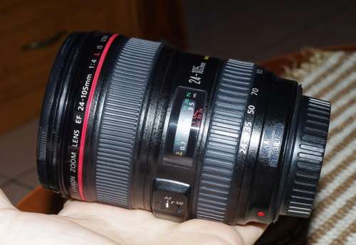 Canon 24-105 L IS lens, excellent condition.Photos show exact item on sale.