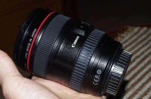 Canon 24-105 L IS lens, excellent condition.Photos show exact item on sale.