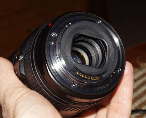 Canon 24-105 L IS lens, excellent condition.Photos show exact item on sale.