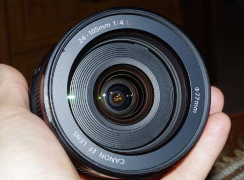 Canon 24-105 L IS lens, excellent condition.Photos show exact item on sale.