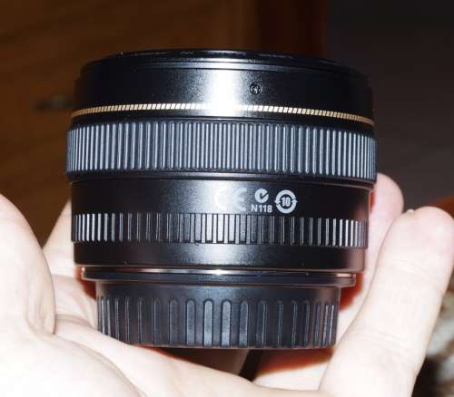 Canon 50mm USM 1.4, good condition photos show exact item on sale, has caps and softbag