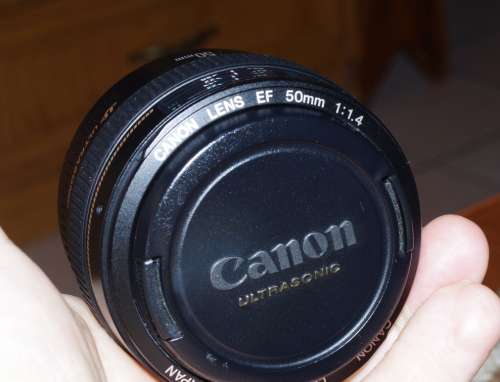 Canon 50mm USM 1.4, good condition photos show exact item on sale, has caps and softbag