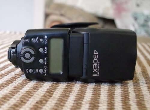 Canon 430EXII speelite with pouch in like new condition, mint.