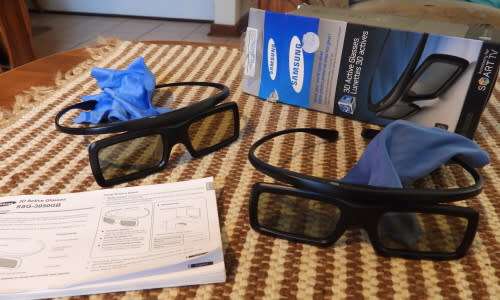 samsung 3D glasses, photos show exact items on sale, 2 for sale, 1 bid for both.