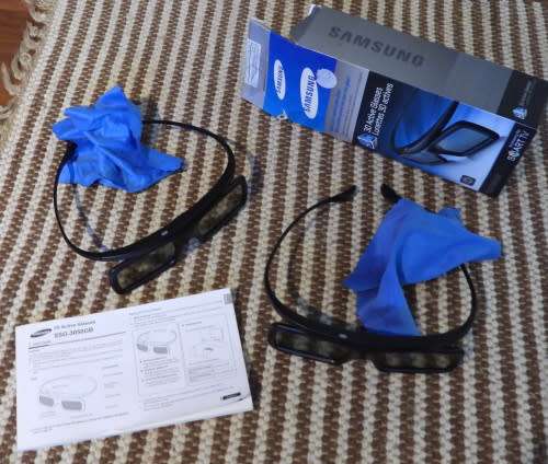 samsung 3D glasses, photos show exact items on sale, 2 for sale, 1 bid for both.