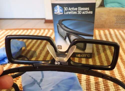 samsung 3D glasses, photos show exact items on sale, 2 for sale, 1 bid for both.