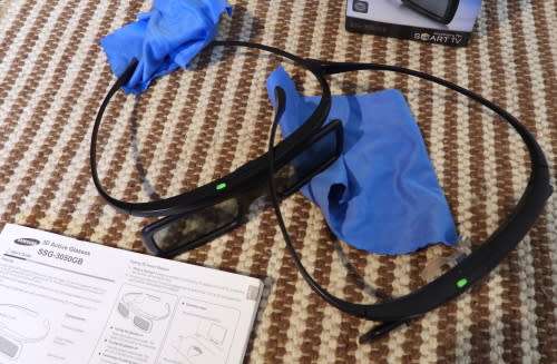 samsung 3D glasses, photos show exact items on sale, 2 for sale, 1 bid for both.