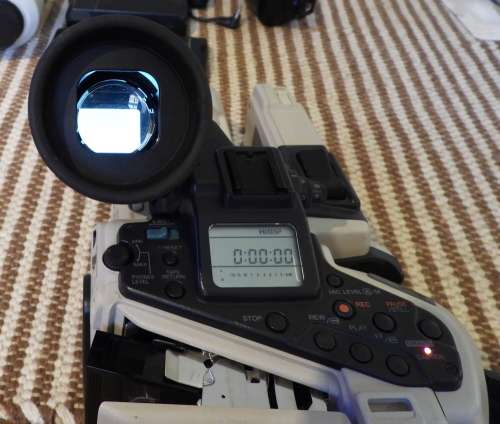 Canovision Hi 8 Ex1 video camera, please read description.